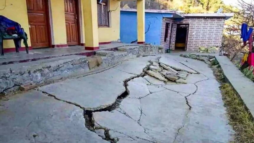 Land and houses Cracks